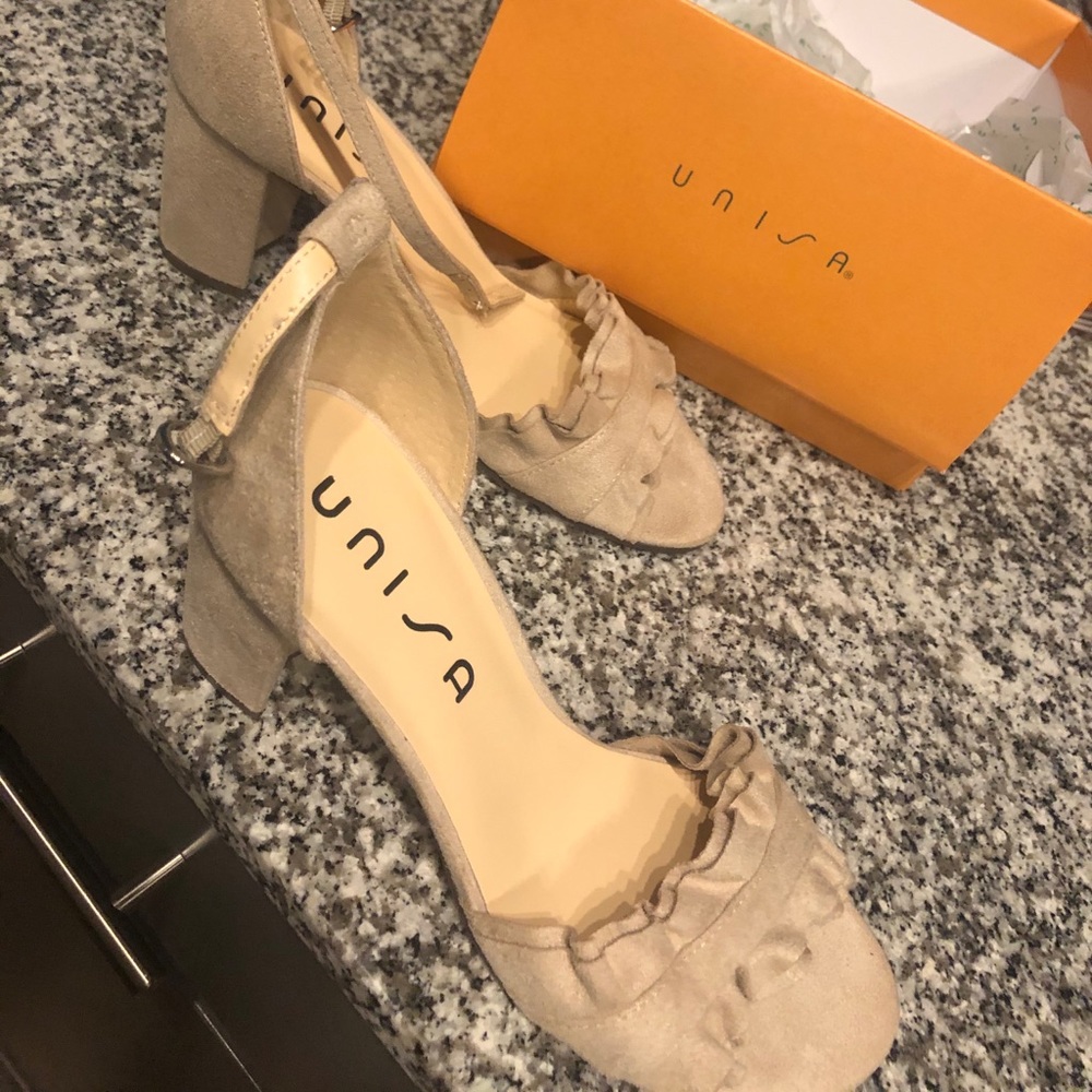 Unisa shoes